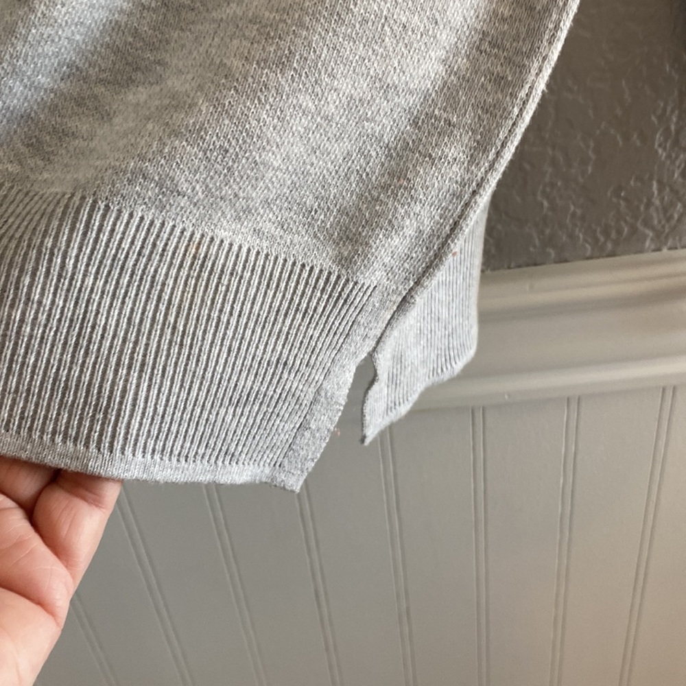 Ladies pull over “light “ sweater size S (but fits more like a M) gray/white - Picture 7 of 14
